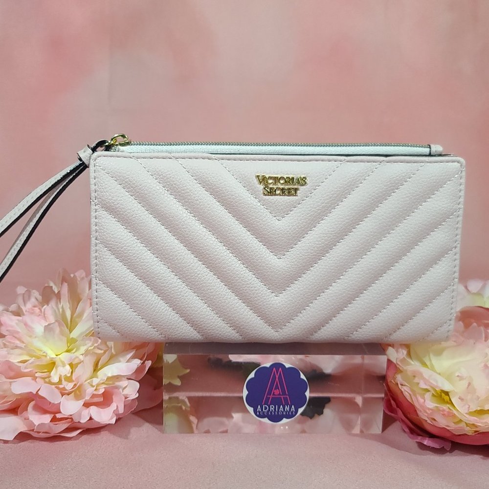 Victoria's Secret Pebbled V-Quilt Slim Wristlet